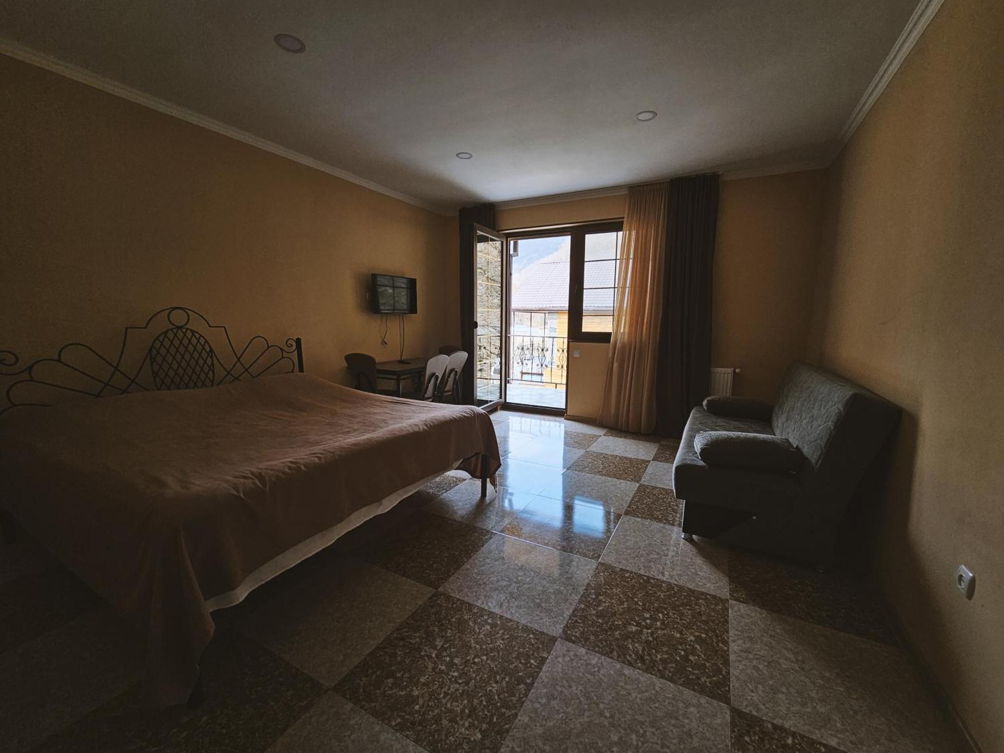 Hotel Tourist Complex Khomi Ch'argali Pokoj fotografie
