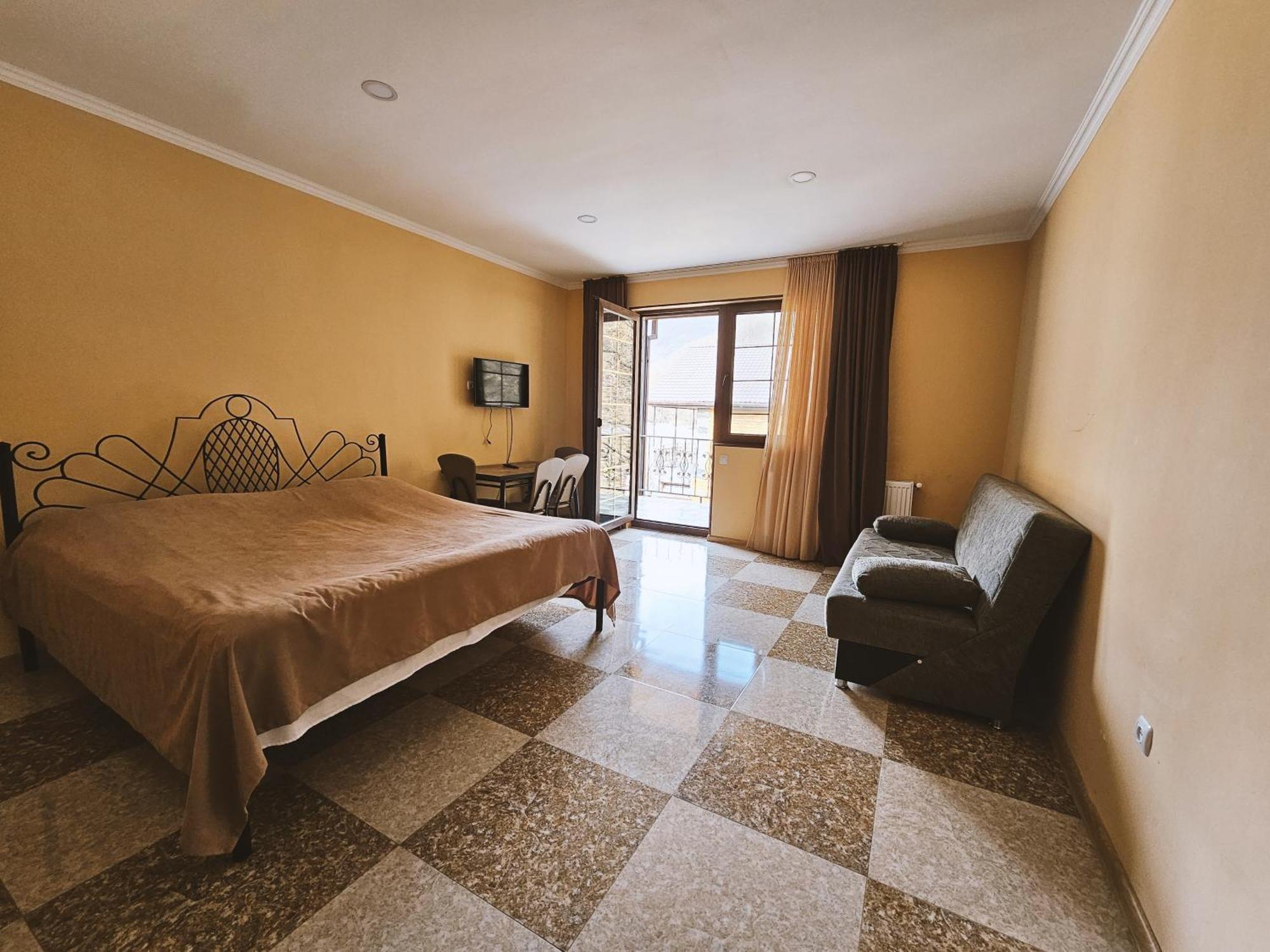Hotel Tourist Complex Khomi Ch'argali Pokoj fotografie